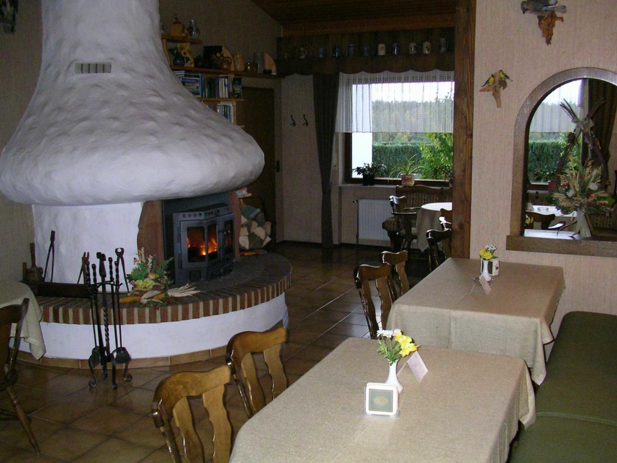 Cafe Best Gaestezimmer Bullau Exterior photo